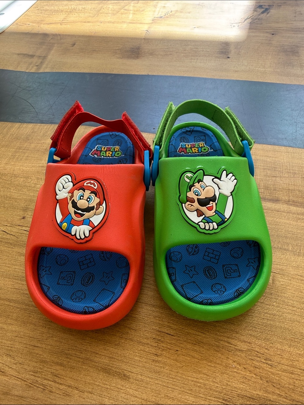Nintendo Super Mario Kids Sandals in Red & Green